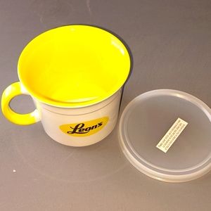 Leons cermaic coffee mug with lid .nwt